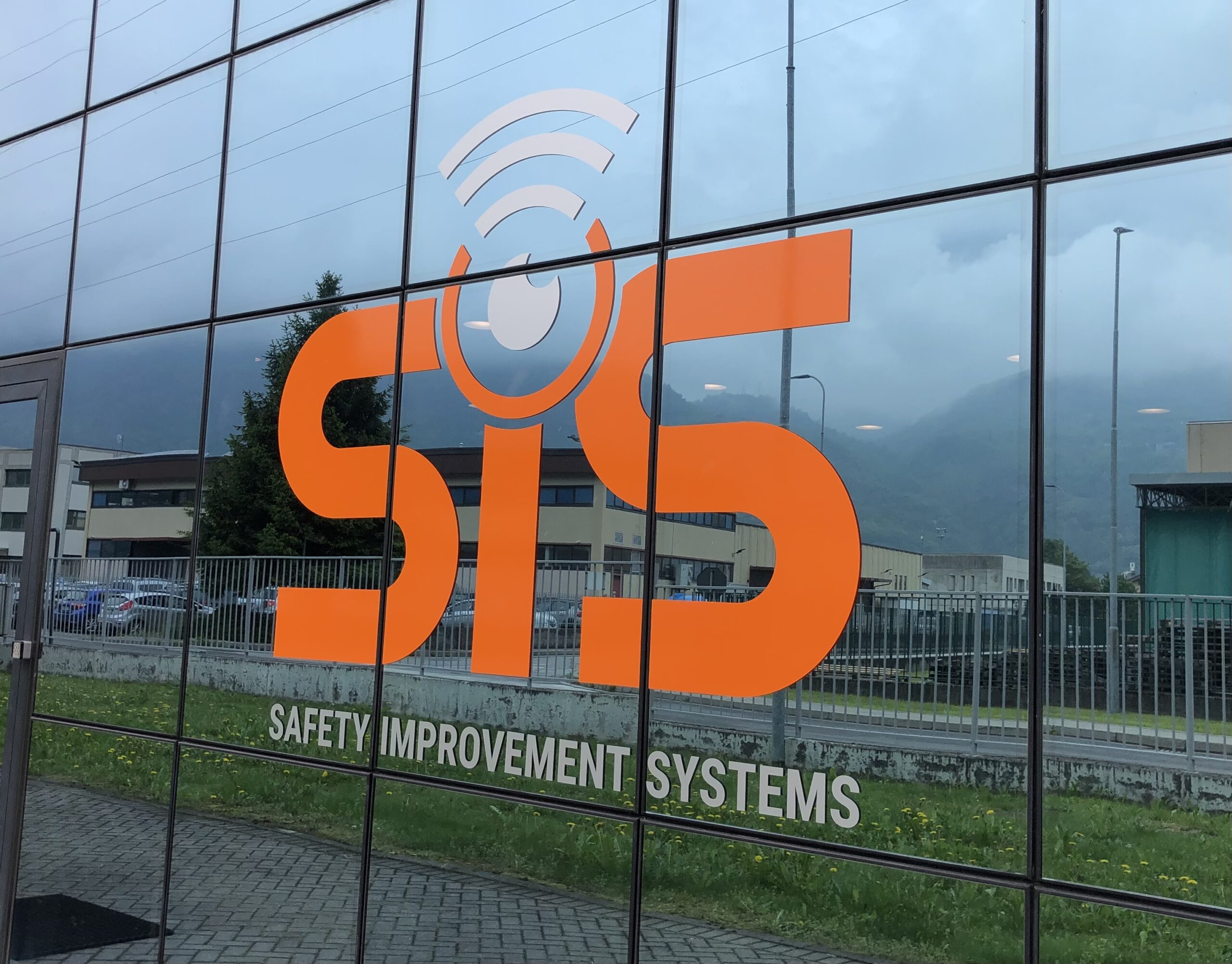SIS Safety presenta il nuovo assetto portando nuove competenze al team